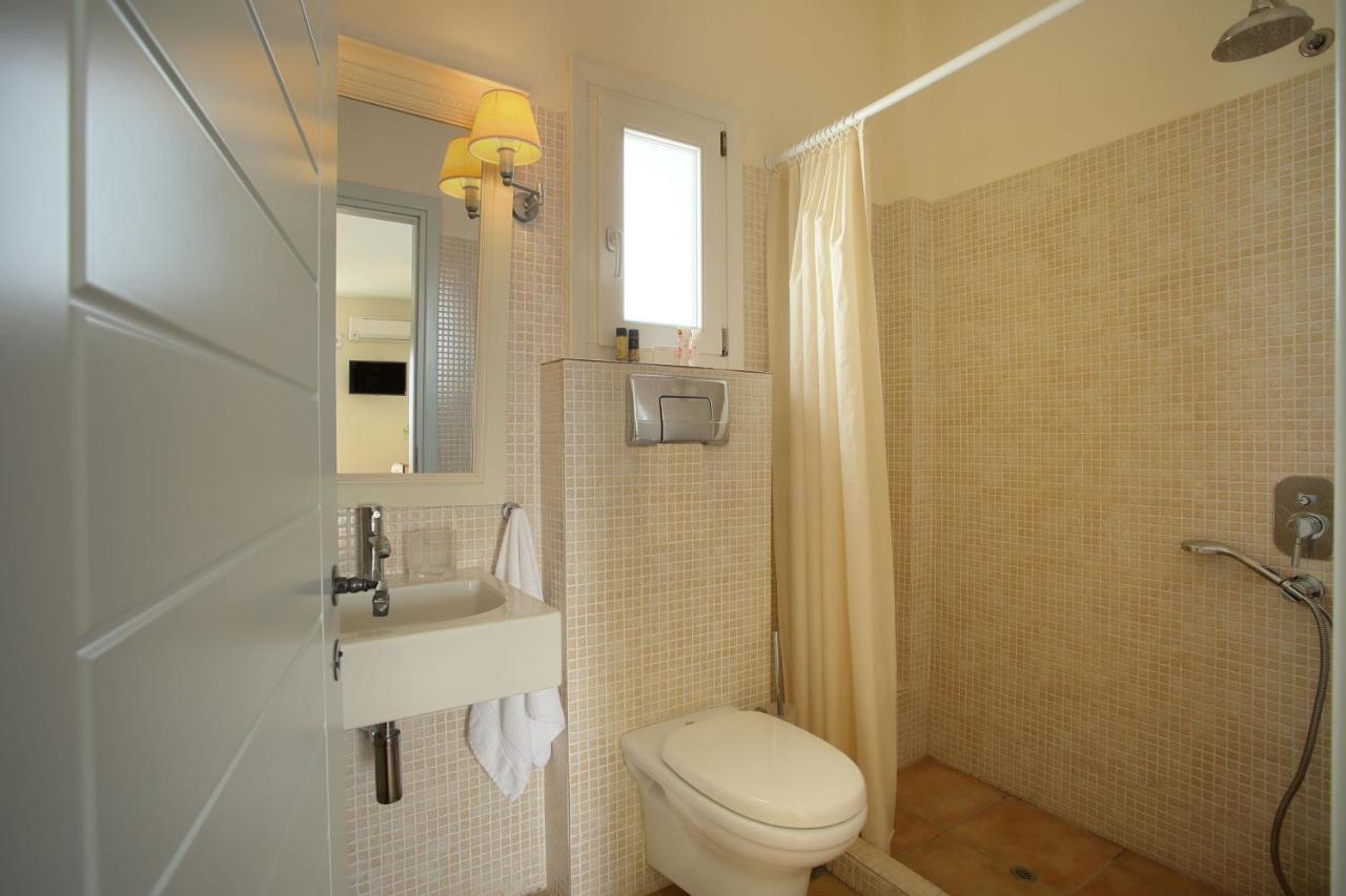Aeolos Hotel Koufonisia Exterior photo
